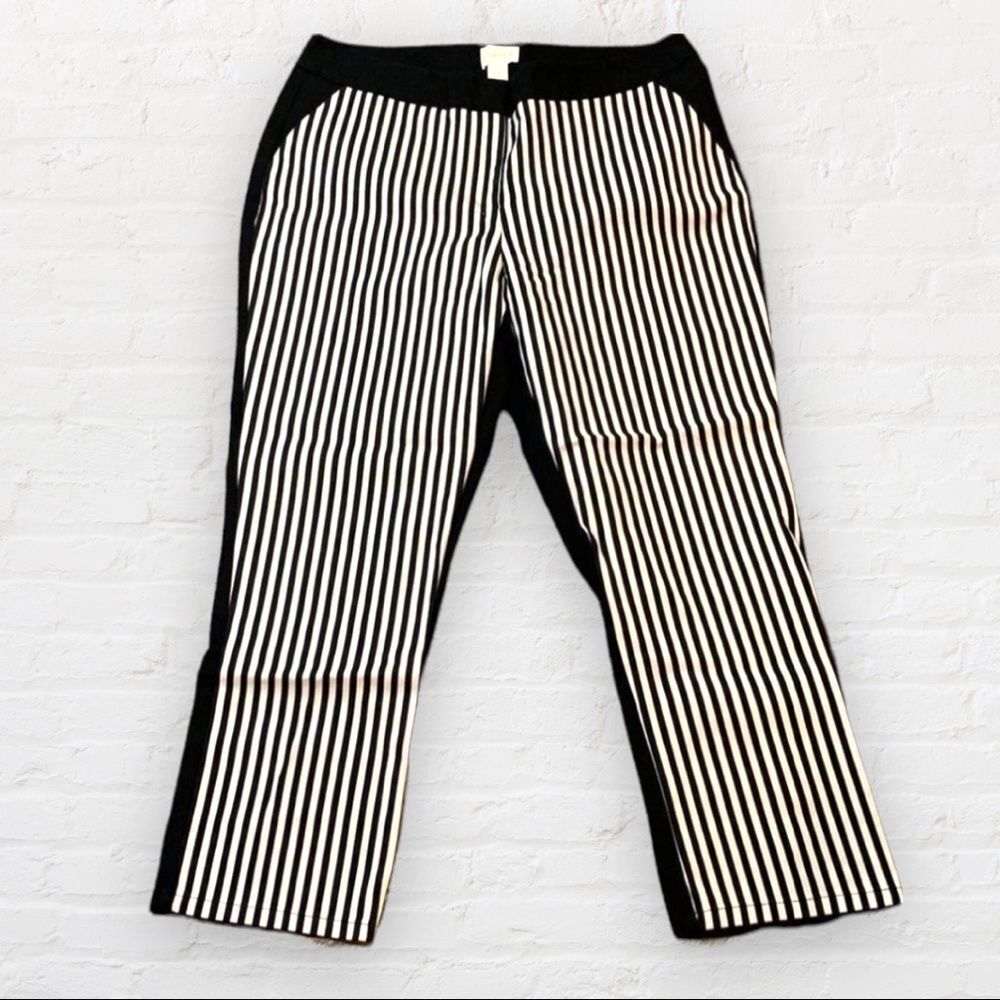 CHICOS black and white striped Front solid black back trousers.